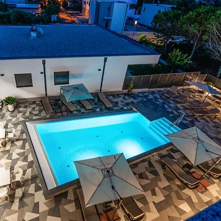 Amazing In With House Sea View *